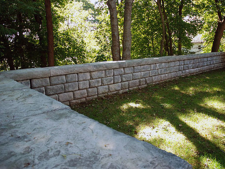 Redi-Rock Freestanding Wall